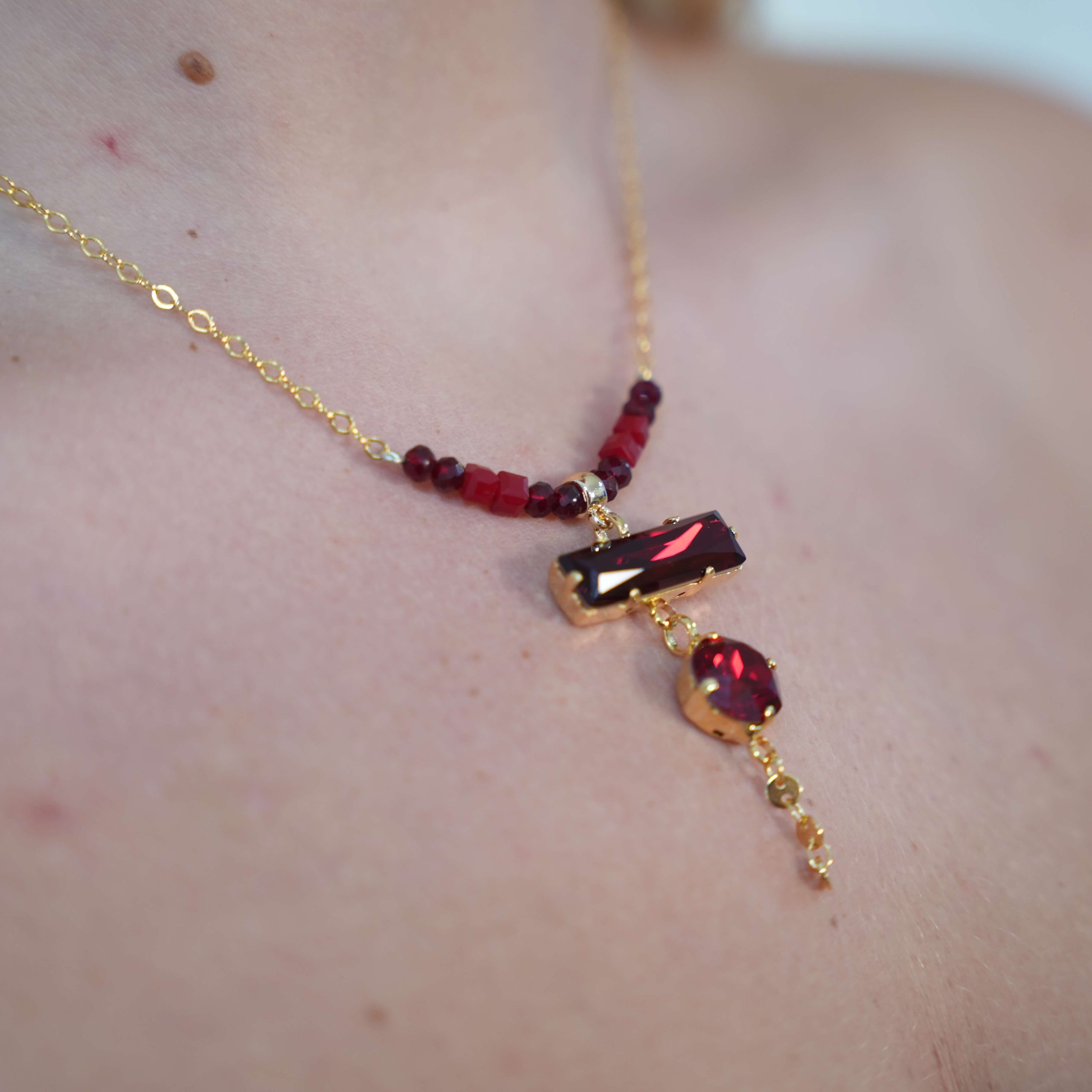 שרשרת פנטזיה - אדום